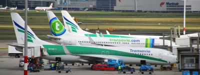 ancien et nouveau logos transavia à Schiphol