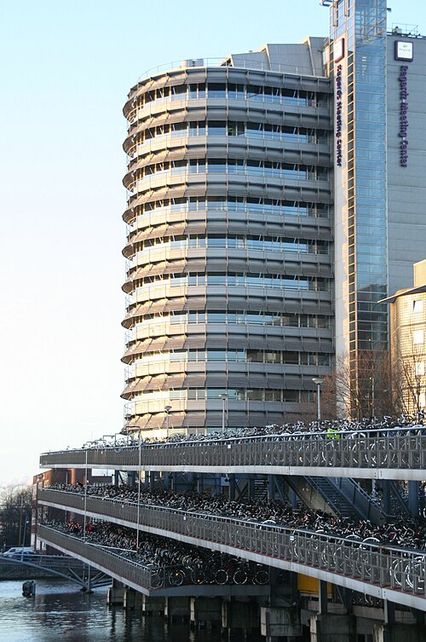 zilvertoren et parking à vélo multi étages